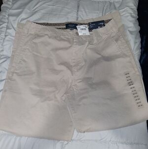 NWT American Eagle Loose Fit Khakis Size 34x32